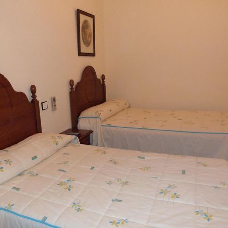 Hostal Restaurante Las Canteras Pedrera Buitenkant foto