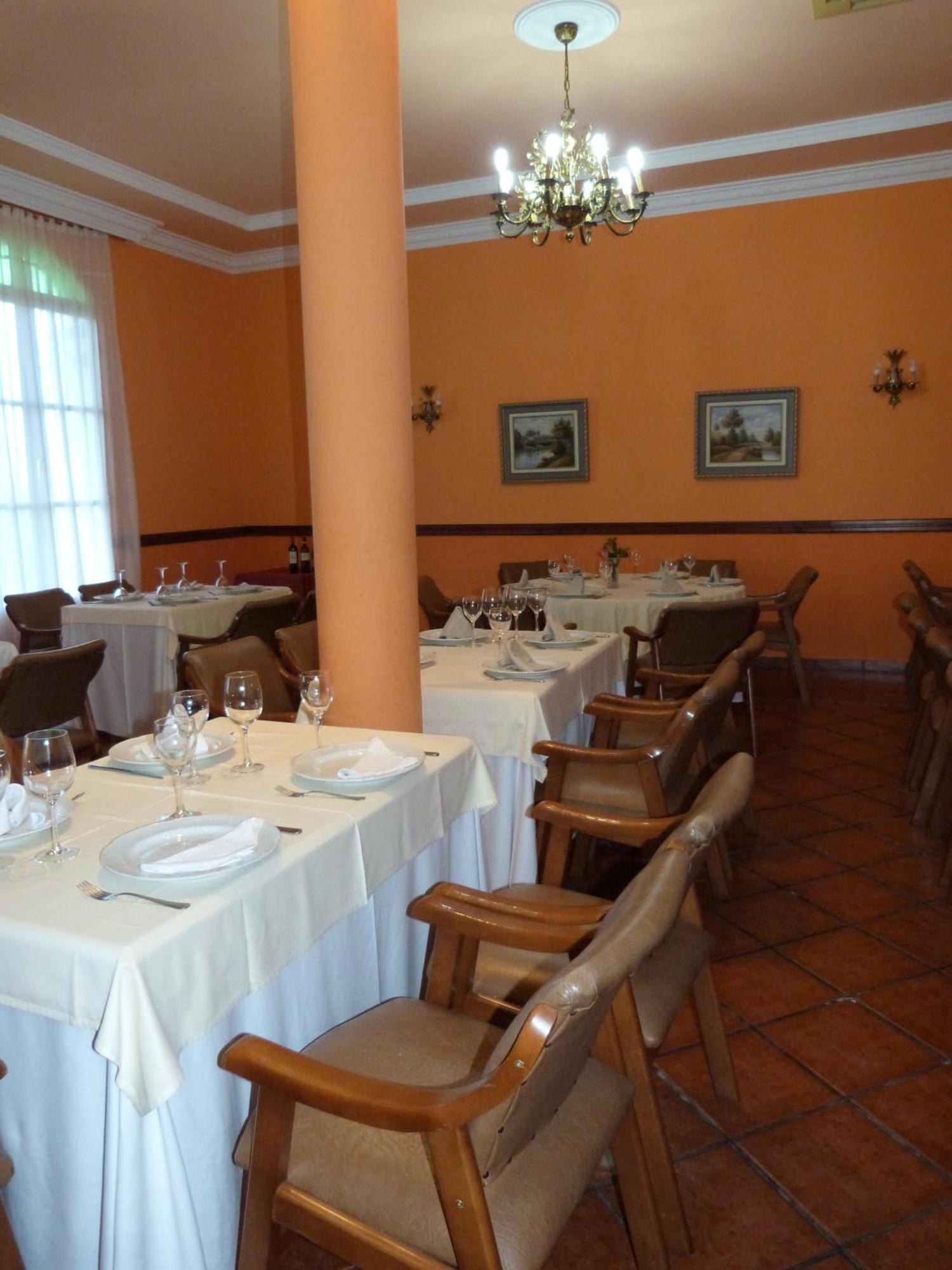 Hostal Restaurante Las Canteras Pedrera Buitenkant foto