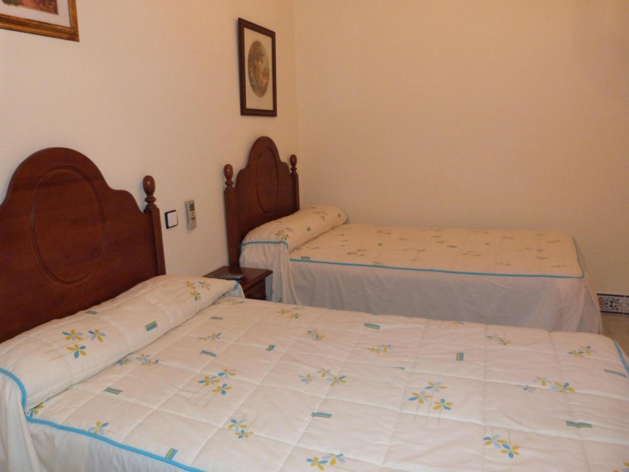 Hostal Restaurante Las Canteras Pedrera Buitenkant foto